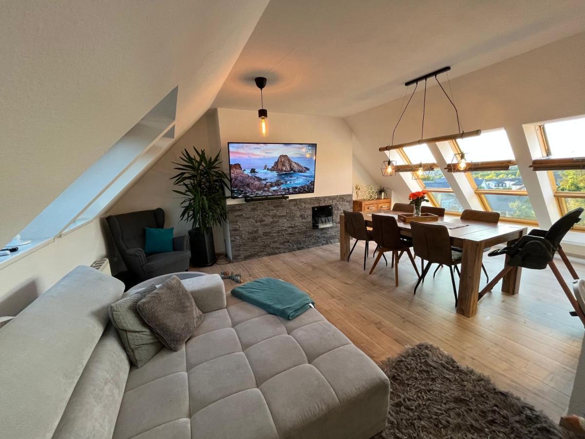 105 Qm Neues Klimatisiertes Appartment Fuer Familien Privater Parkplatz Chemnitz Dış mekan fotoğraf